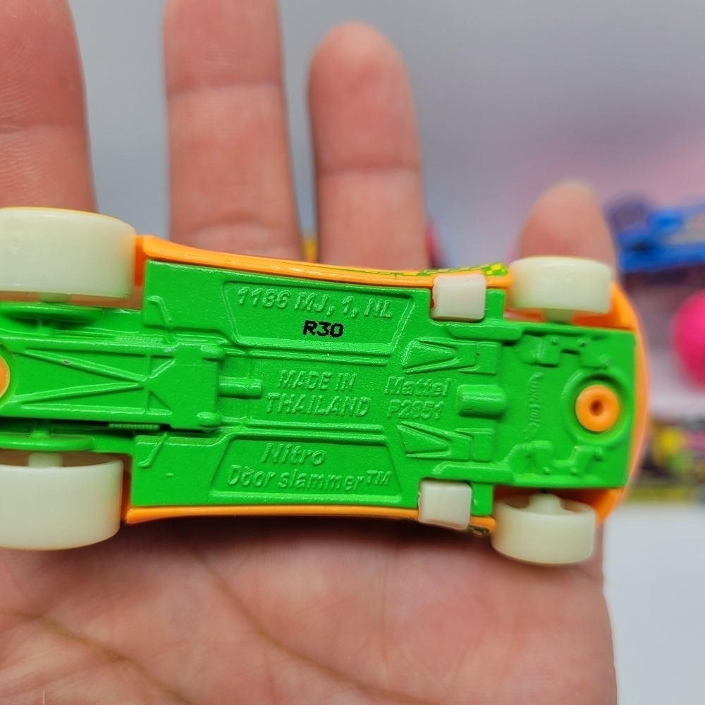 Hot Wheels Lot of Multicolor Trucks Glow in the Dark Cars Mattel - Picture 4 of 6